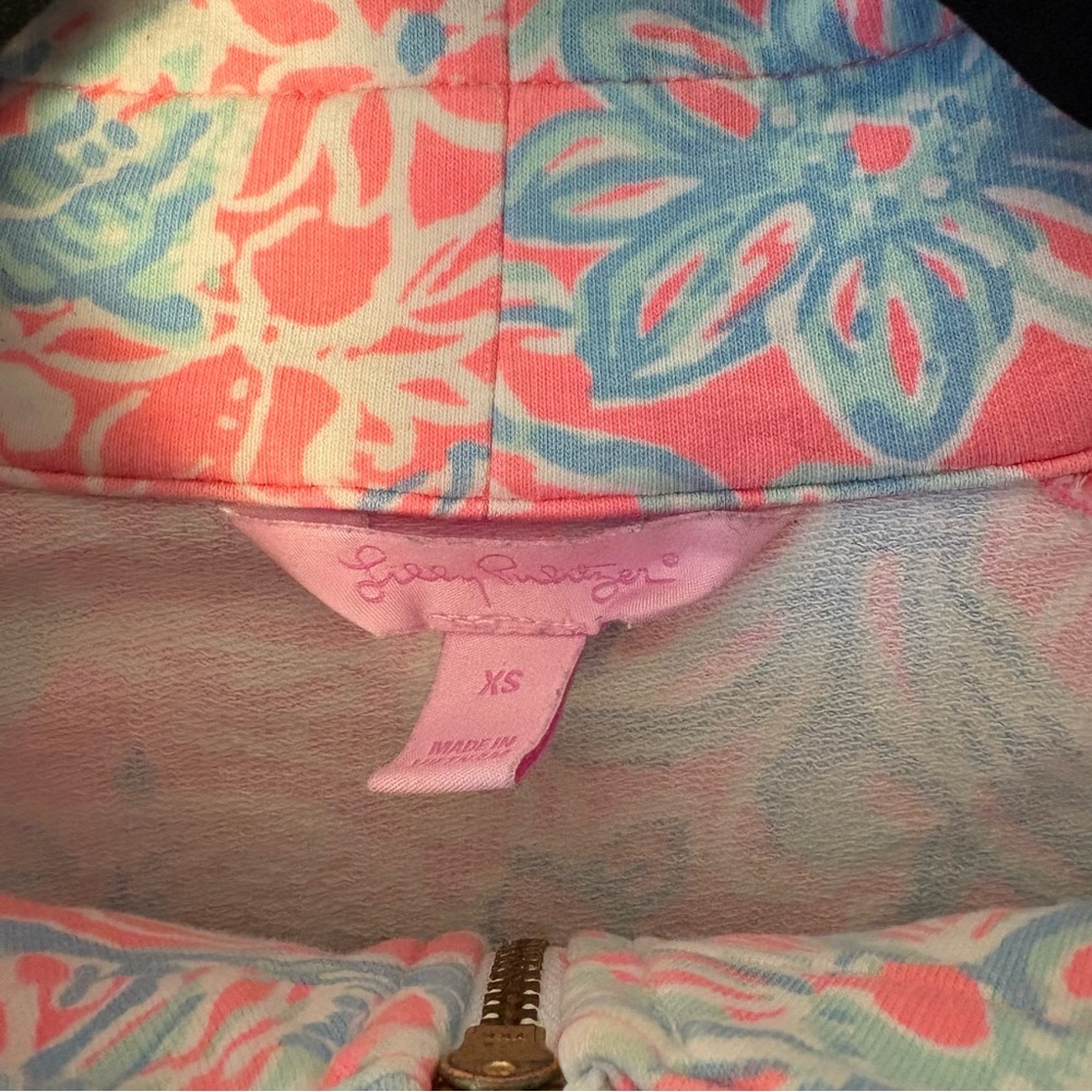 Lilly Pulitzer Coral & Aqua Floral Half-Zip Pullover Palm Tree Zip Detail Sz XS - Picture 2 of 8